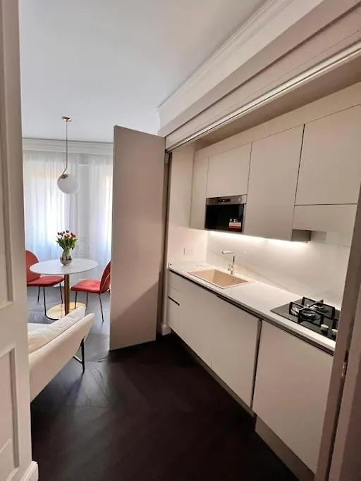 Elegante Appartamento In Zona Tortona-Solari Milan
